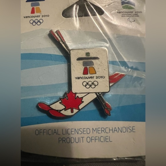 Vancouver 2010 Winter Olympics Pins - Picture 3 of 4
